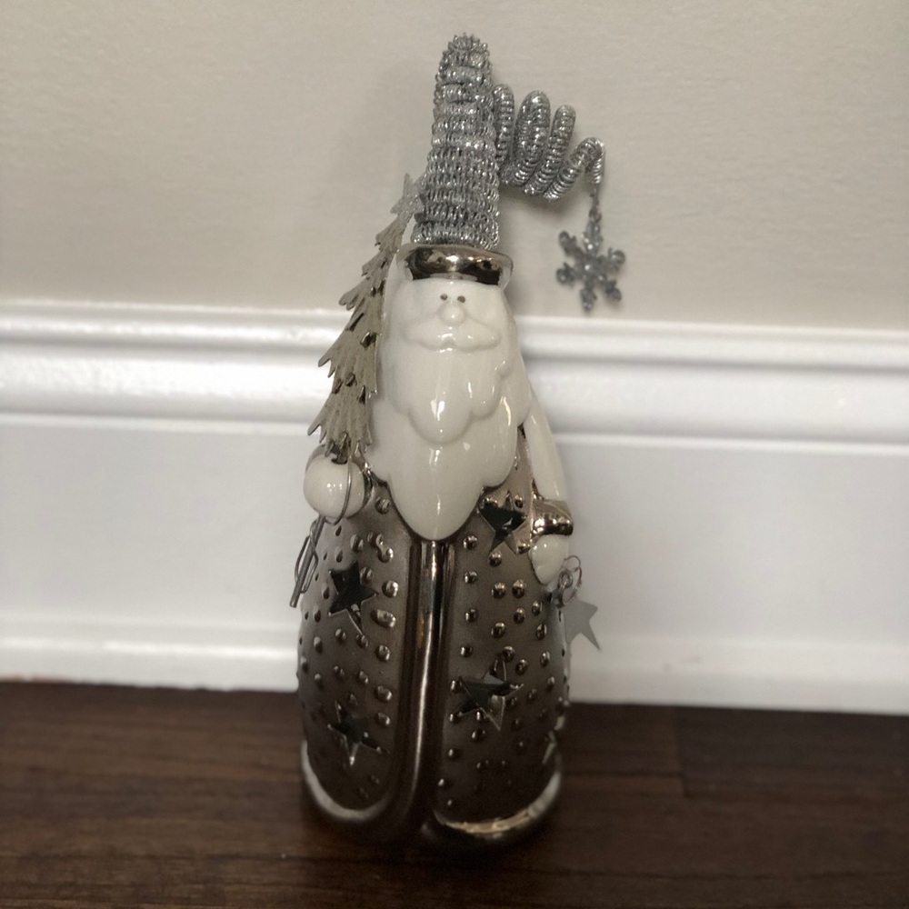 Pier 1 Imports 8” Silver/White Glittery Hat Santa Claus Tea Light Candle Holder